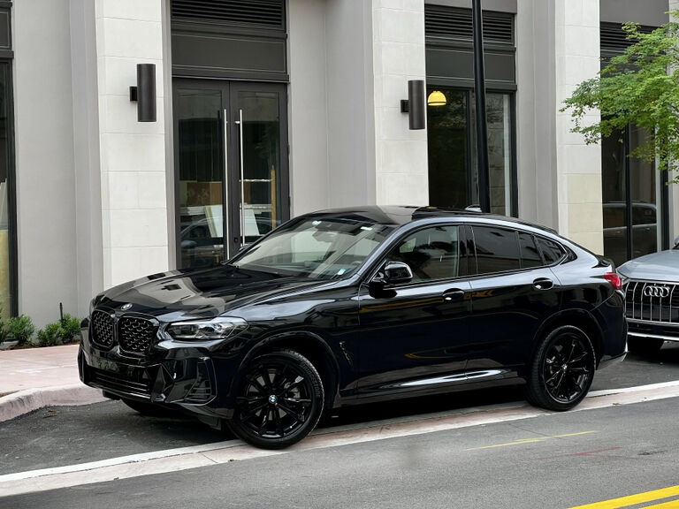 2023 BMW X4