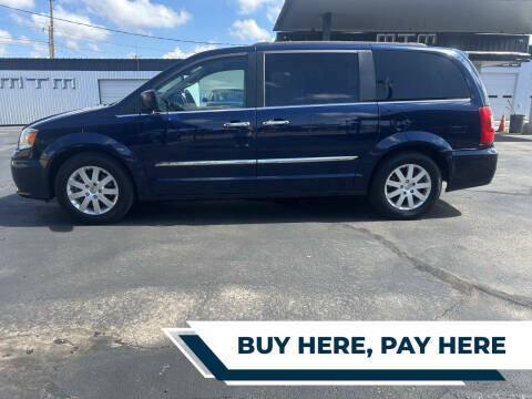 2016 CHRYSLER Town and Country