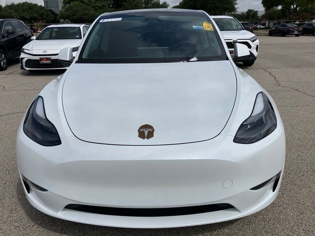 2024 TESLA Model Y