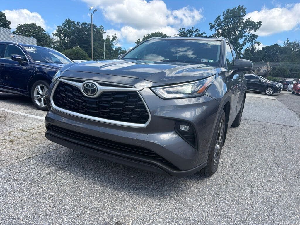 2022 TOYOTA Highlander
