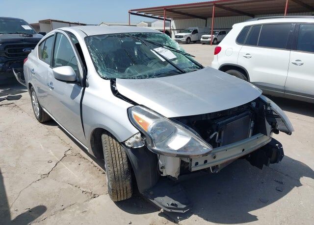 2019 NISSAN Versa