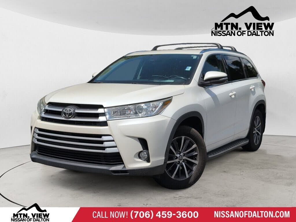2017 TOYOTA Highlander