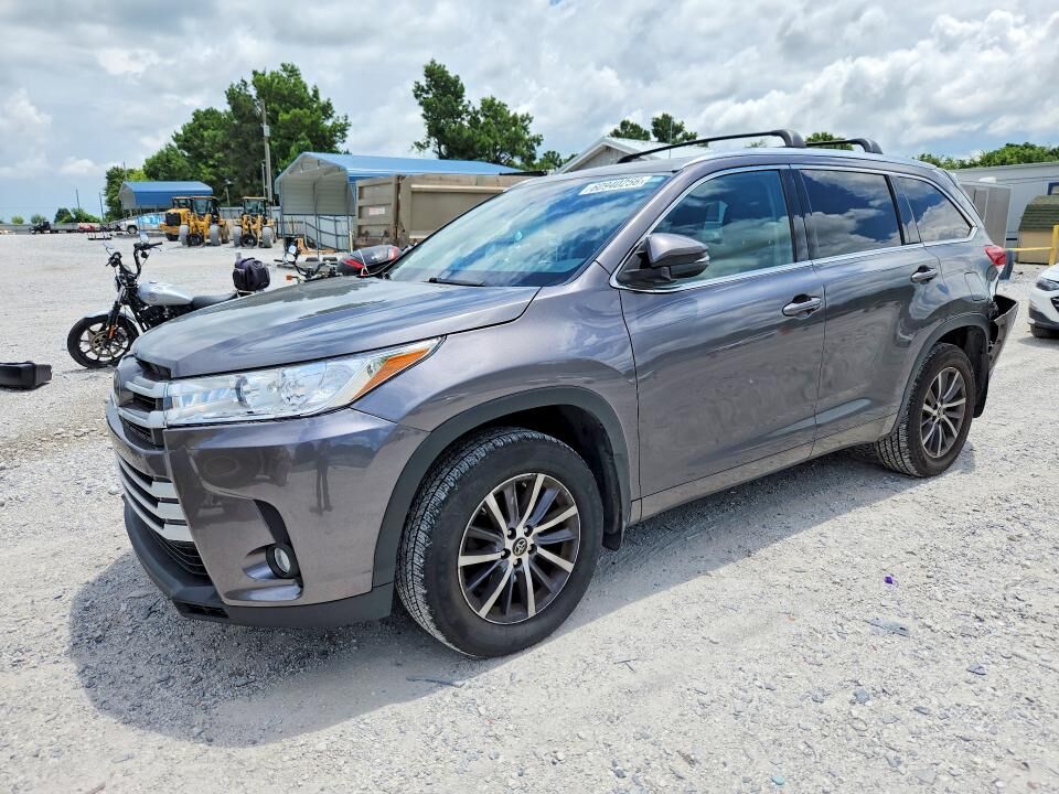 2017 TOYOTA Highlander