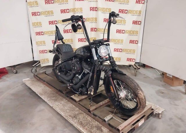 2018 HARLEY DAVIDSON FXBB / Street Bob