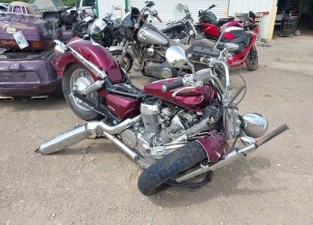 2004 HONDA VT750