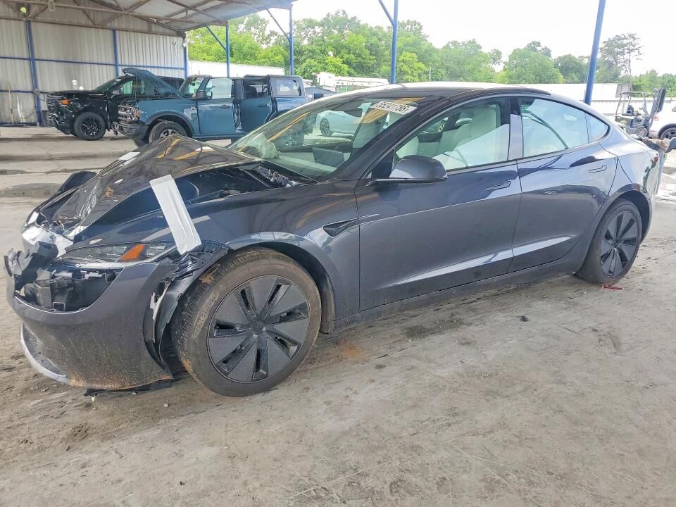 2025 TESLA Model 3