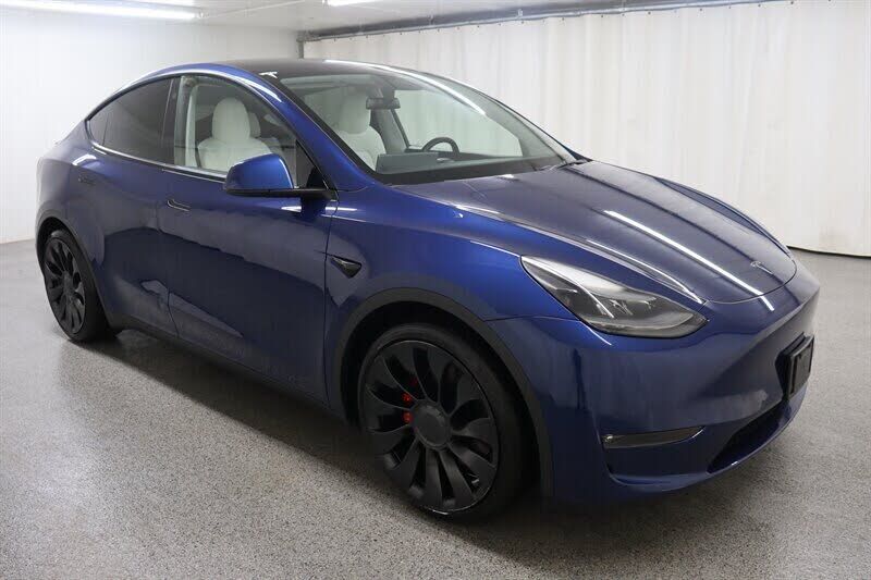 2022 TESLA Model Y