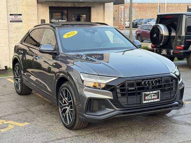 2022 AUDI Q8