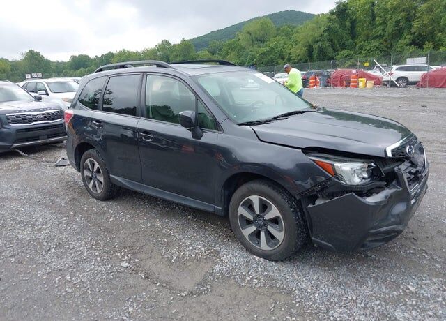 2017 SUBARU Forester