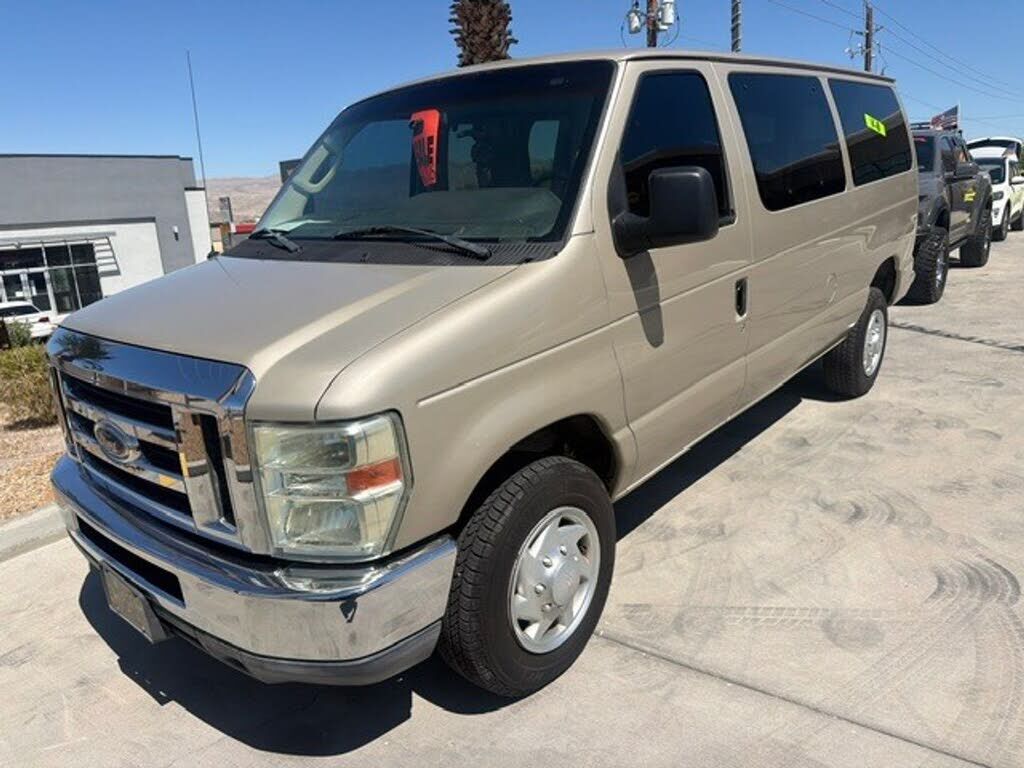 2011 FORD E-350