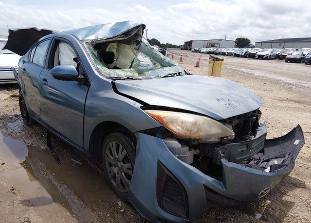 2010 MAZDA Mazda3