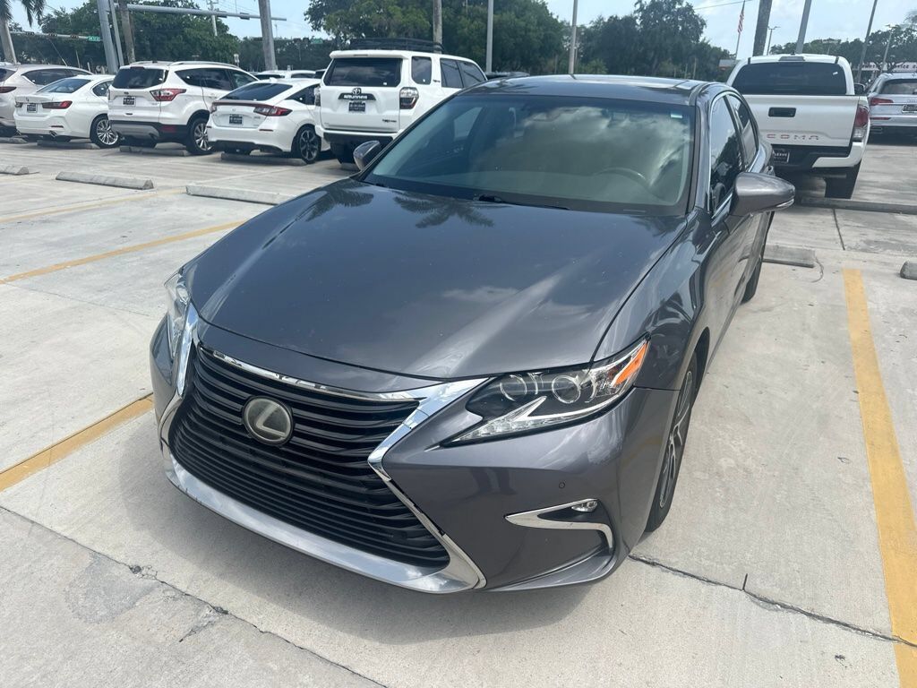 2018 LEXUS ES