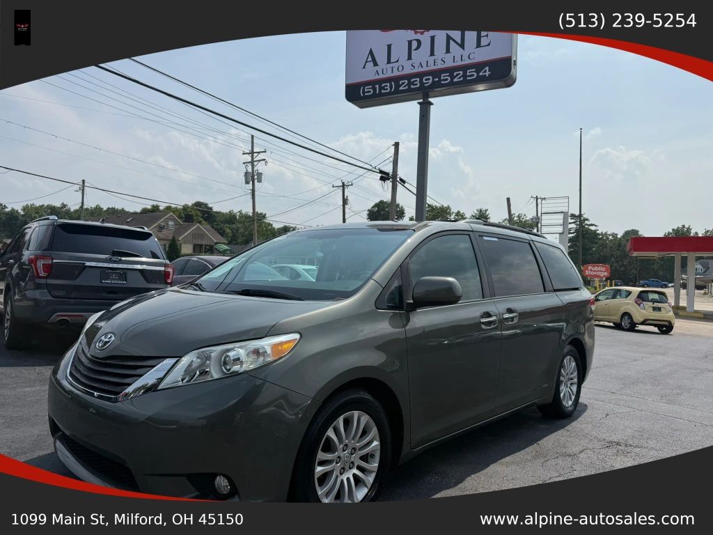 2011 TOYOTA Sienna