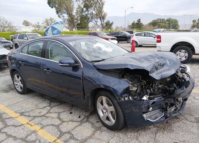 2013 VOLVO S60