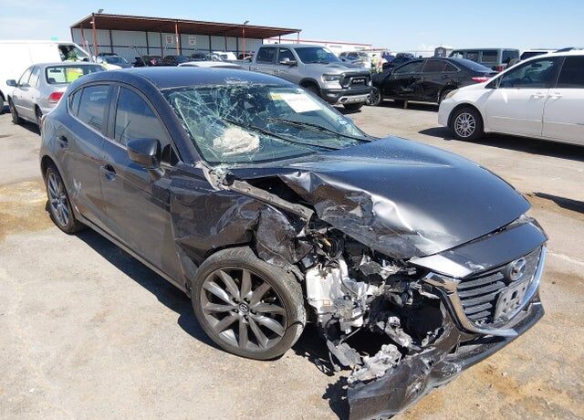 2018 MAZDA Mazda3