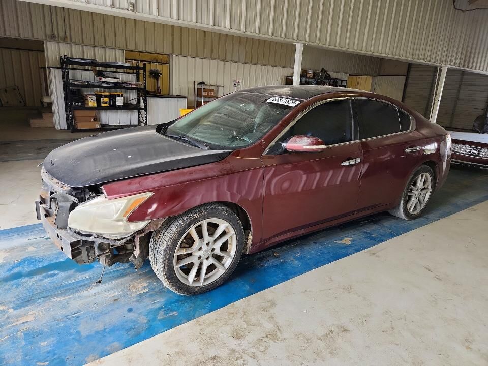 2010 NISSAN Maxima