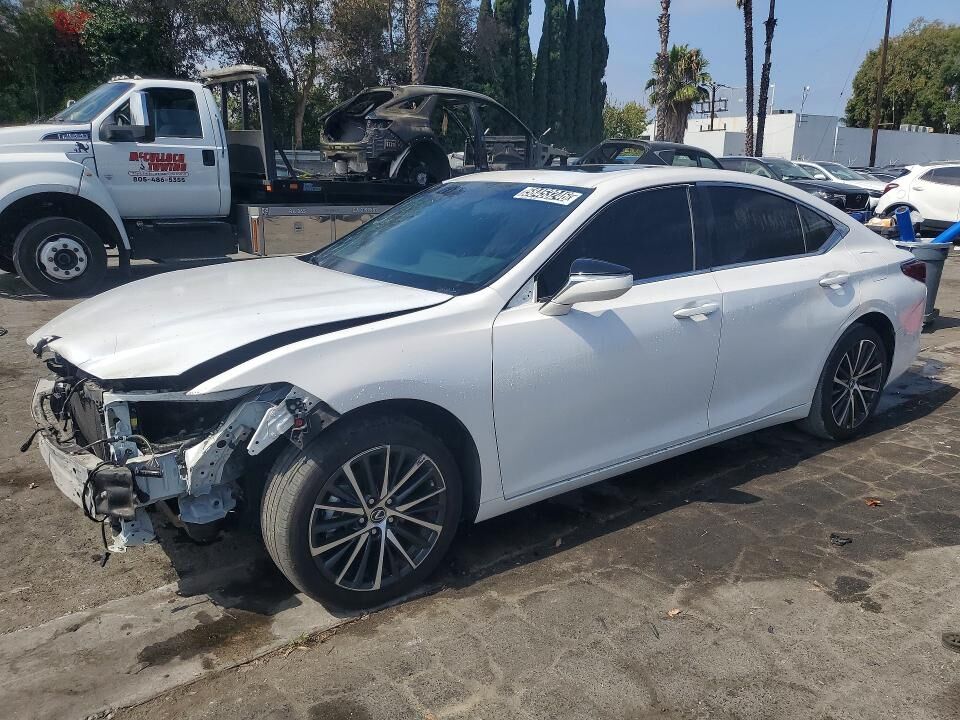 2025 LEXUS ES