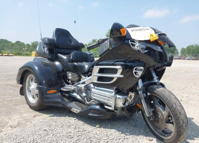 2004 HONDA GL1800