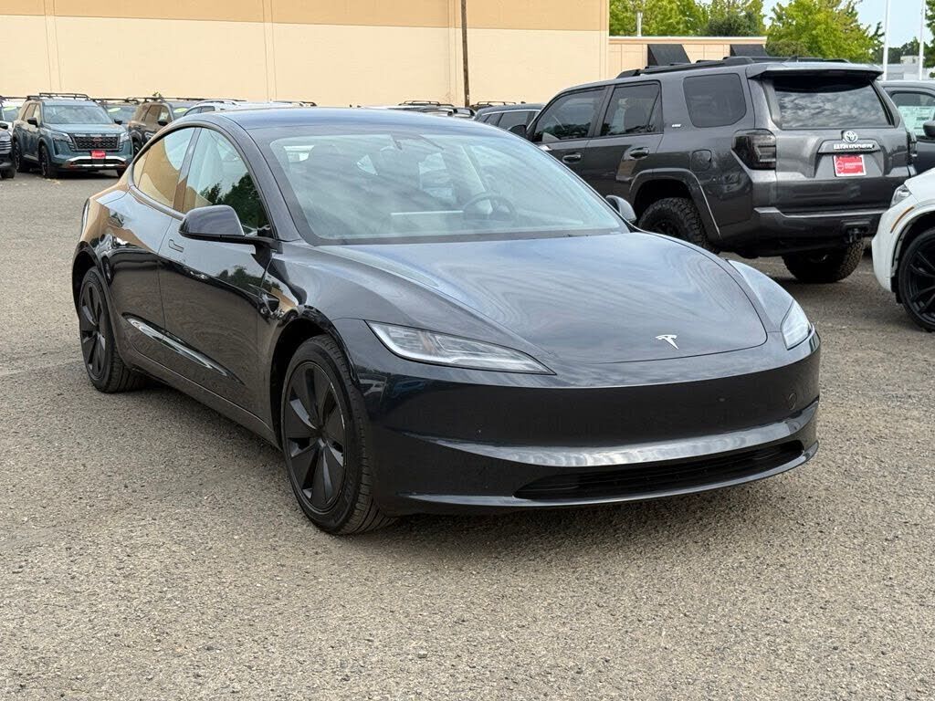 2024 TESLA Model 3