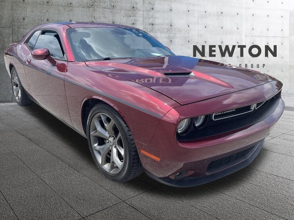 2017 DODGE Challenger
