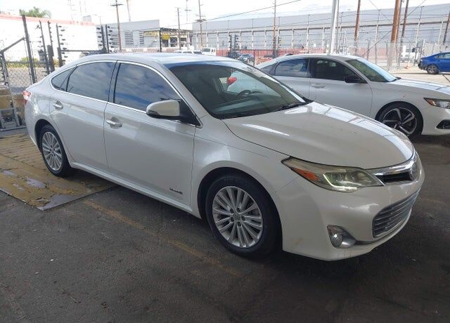 2013 TOYOTA Avalon