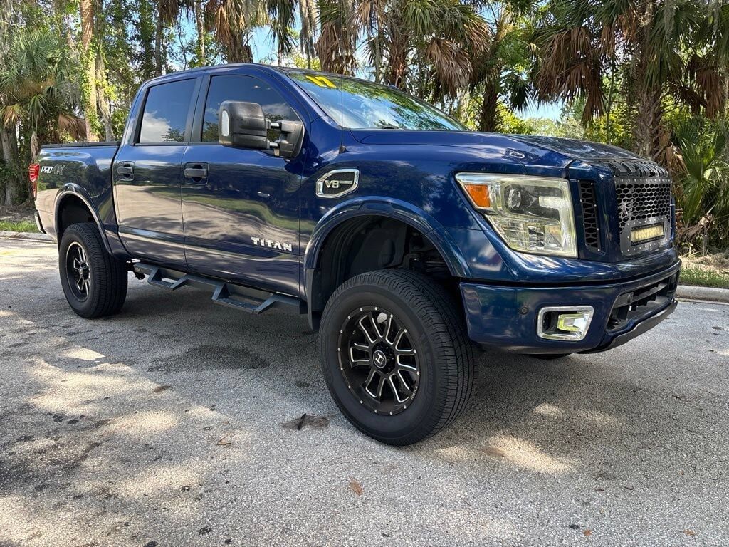 2017 NISSAN Titan