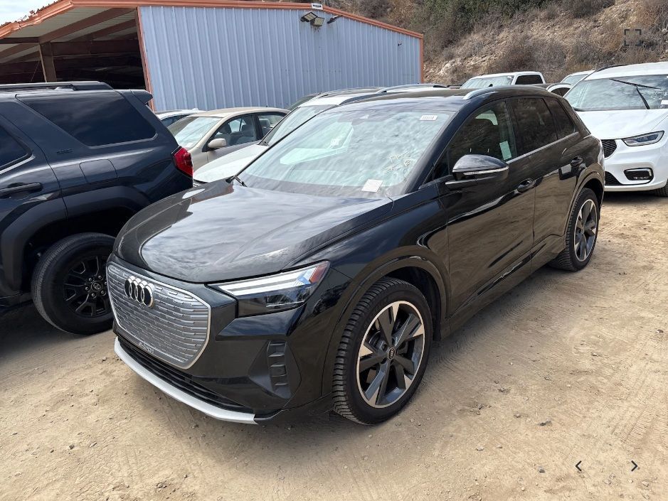 2022 AUDI Q4