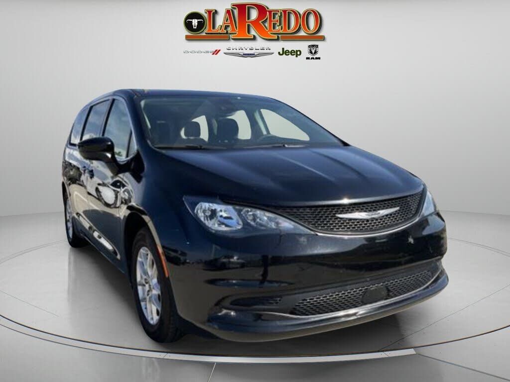 2024 CHRYSLER Voyager