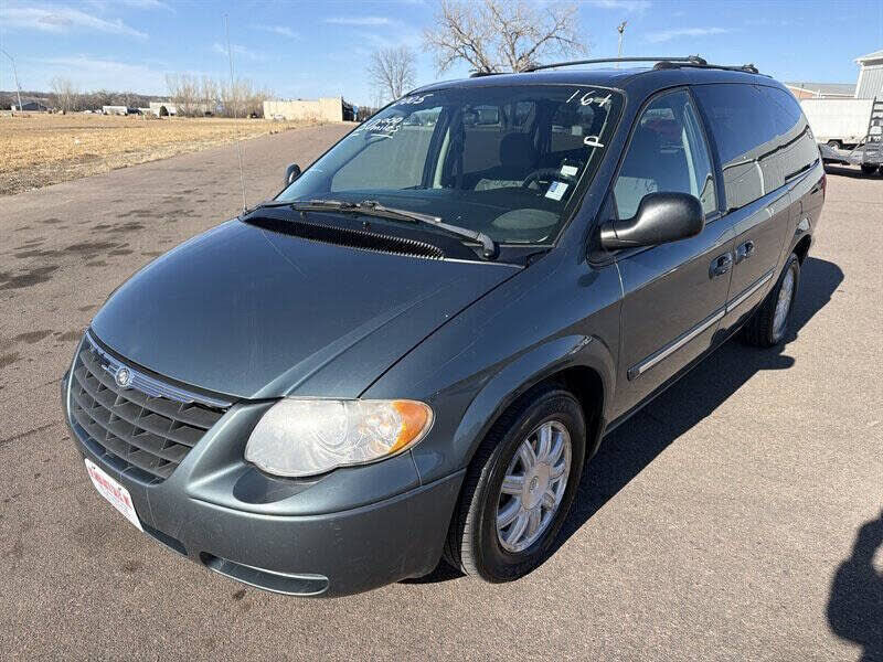 2005 CHRYSLER Town and Country