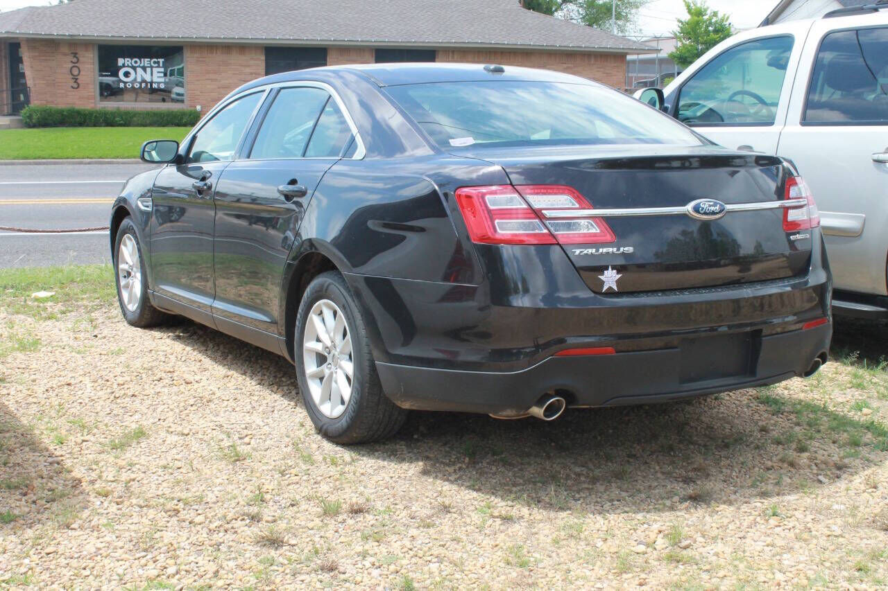 2013 FORD Taurus