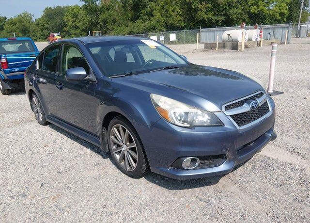 2013 SUBARU Legacy