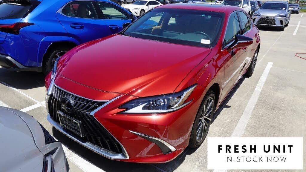 2025 LEXUS ES