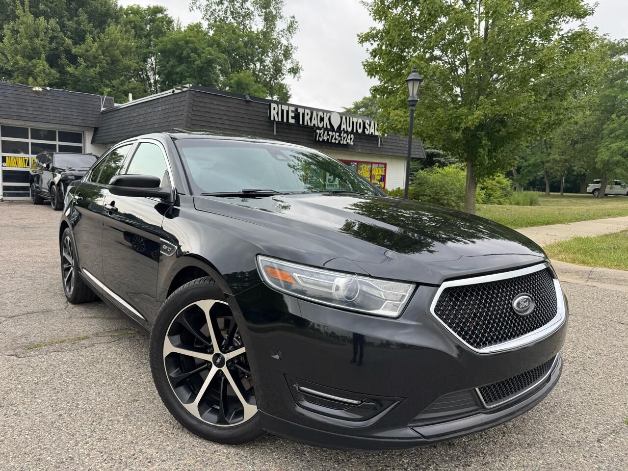 2016 FORD Taurus