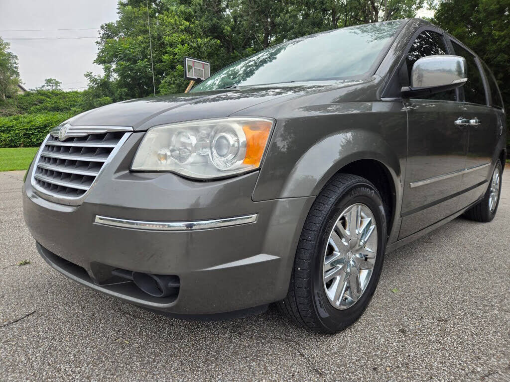 2010 CHRYSLER Town and Country