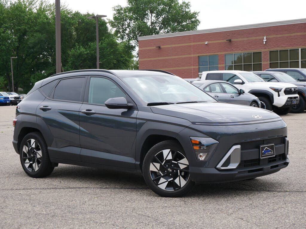 2024 HYUNDAI Kona