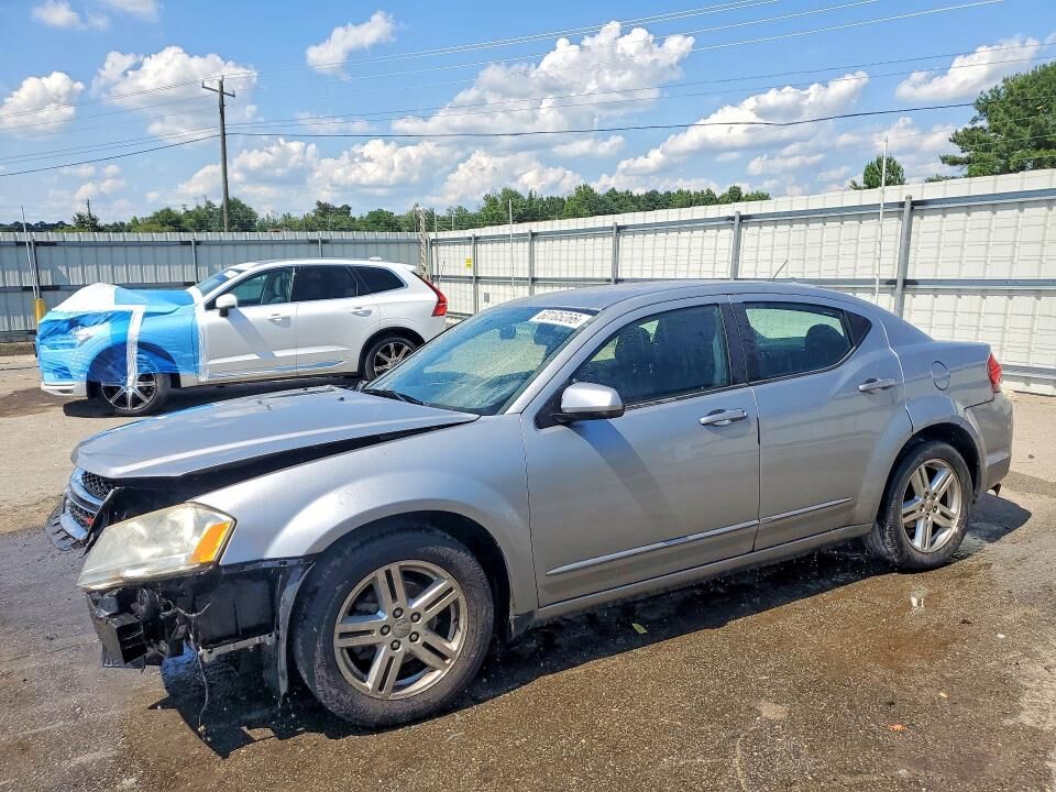 2013 DODGE Avenger