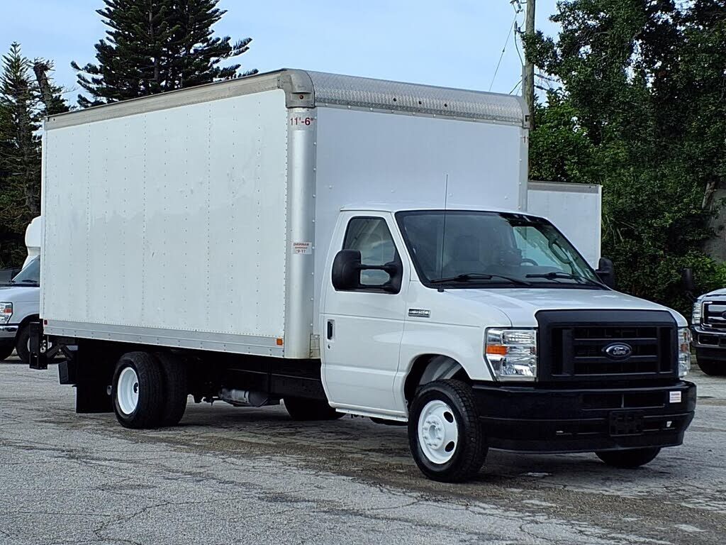2022 FORD E-350