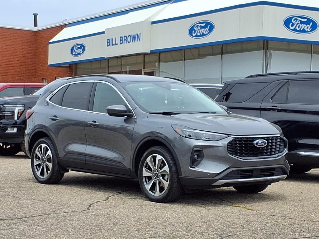 2024 FORD Escape