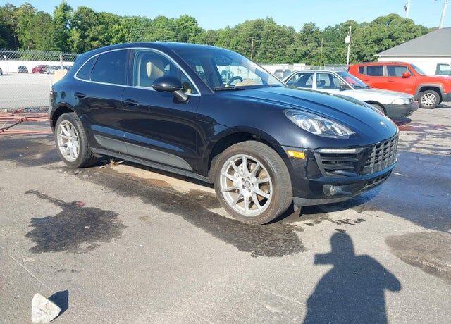 2015 PORSCHE Macan