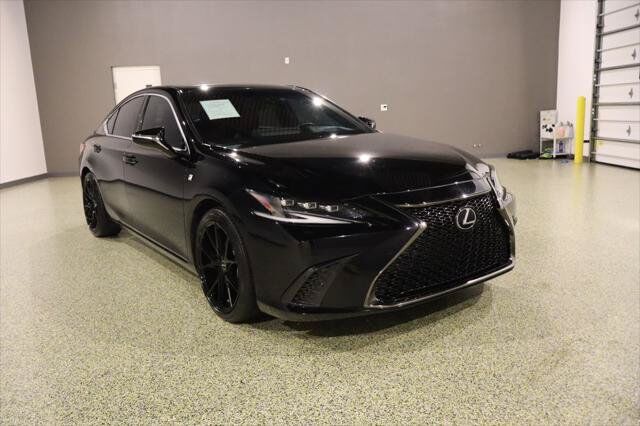 2022 LEXUS ES