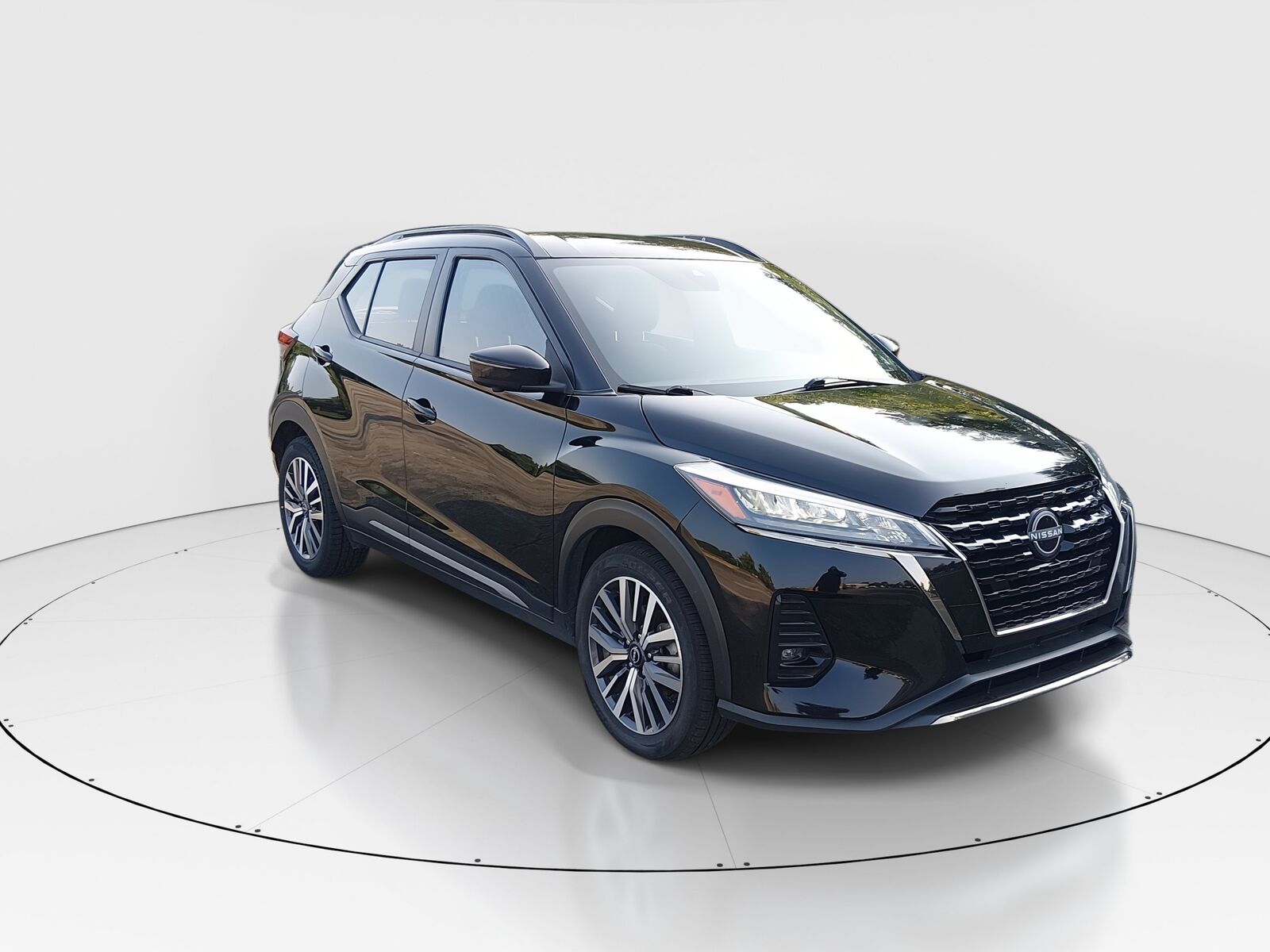 2024 NISSAN Kicks