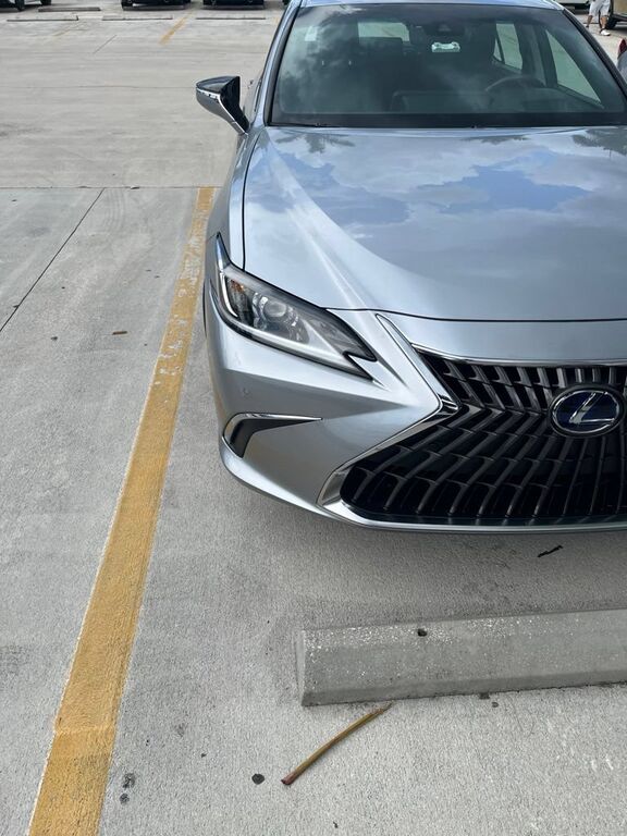 2022 LEXUS ES