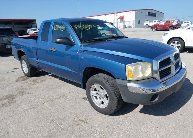2005 DODGE Dakota