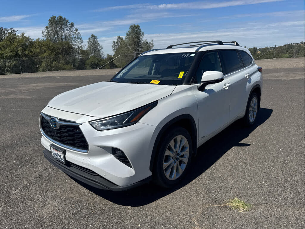 2022 TOYOTA Highlander