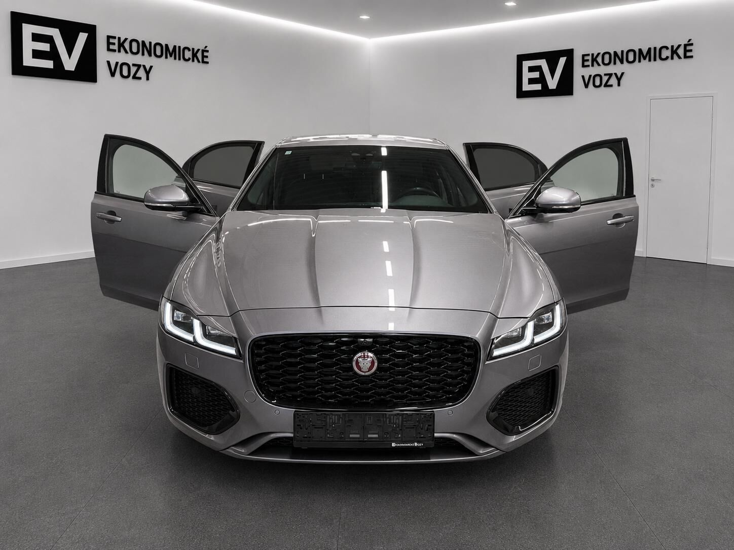 2021 JAGUAR XF