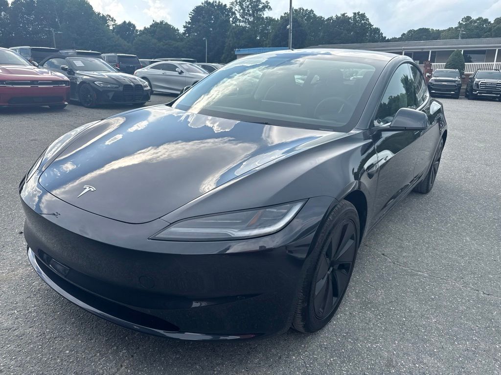 2025 TESLA Model 3