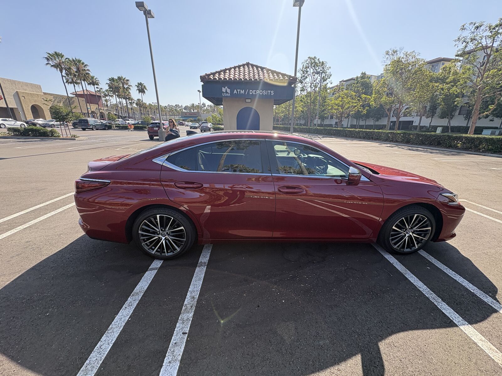 2024 LEXUS ES