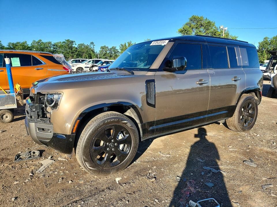 2024 LAND ROVER Defender