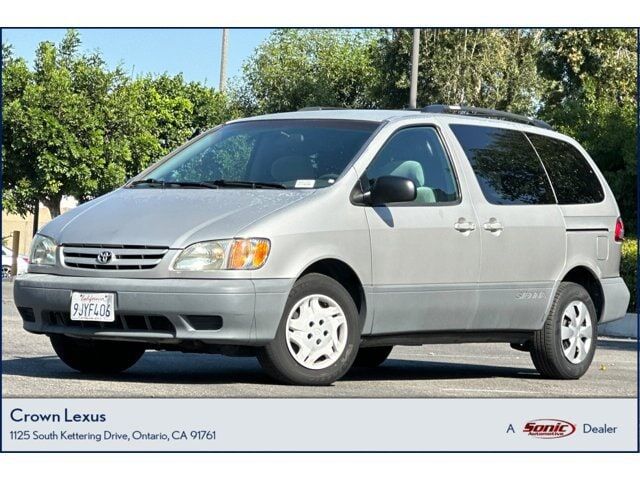 2003 TOYOTA Sienna