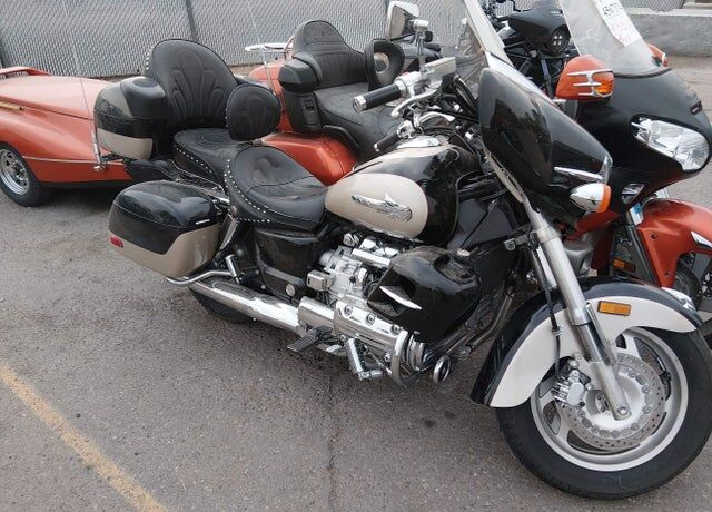 2001 HONDA GL1500CF